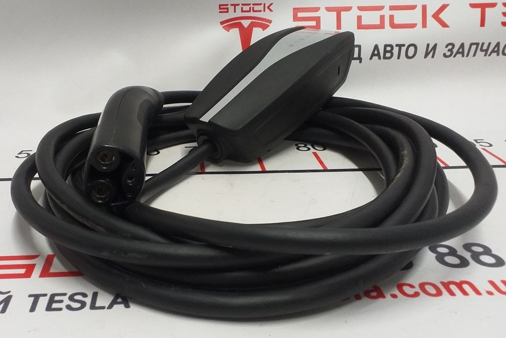 1 Universal mobile charger 32A GEN2 Tesla model S REST, model X, model 3, model Y 1101789-00-J